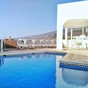 Beautiful - 4 Bedrooms, Heated Pool, Fibre Net, 2 Priv Car Park Places, Tv Channels Villa